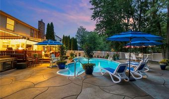 7 Shalamar Ct, Amherst, NY 14068