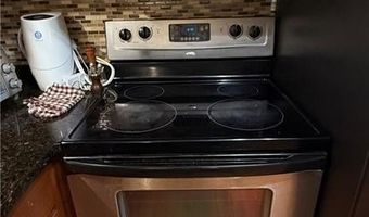 20 Zambarano Ave 202, North Providence, RI 02911