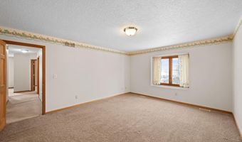 904 Elm St, Auburn, IN 46706