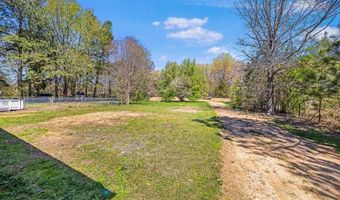 2475 W DENNEYS Rd, Dover, DE 19904