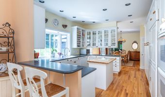 37 Woodruff Ln, Cornwall, CT 06796