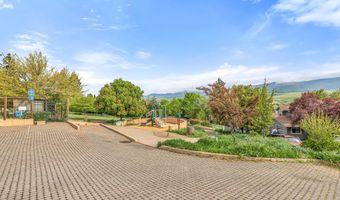 581 Scenic Dr, Ashland, OR 97520
