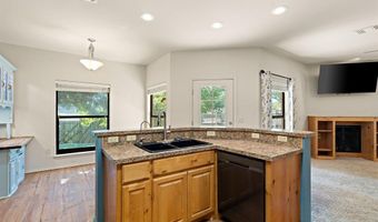 405 Magnolia St, Hico, TX 76457