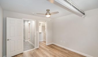 75 S REYNOLDS St 411, Alexandria, VA 22304