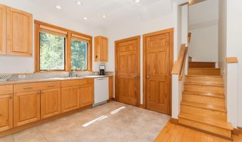 11 Grason Ln, Bar Harbor, ME 04609