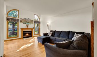 446 S Wenbriar Sq, Addison, IL 60101