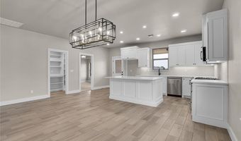 719 Sheryl Ln, Altus, OK 73521