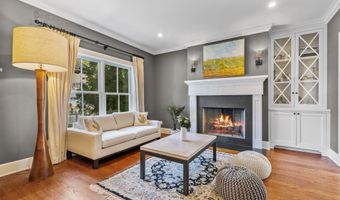 71 West Ave, Darien, CT 06820