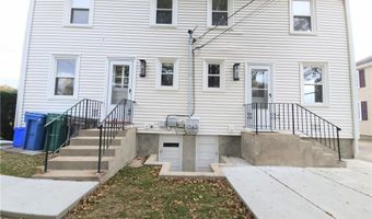 1 Shangri-La Ln, Middletown, RI 02842