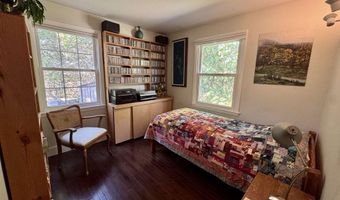 112 S Crest Dr, Burlington, VT 05401