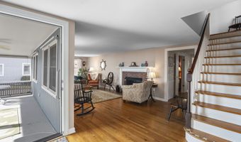 37 Seaview Ave, Branford, CT 06405