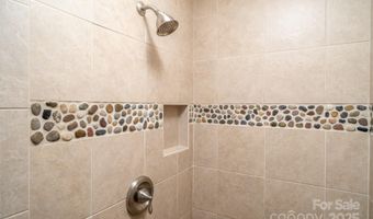 15 Deaver Dr, Asheville, NC 28806