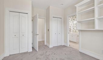 255 Scenic Dr, Ashland, OR 97520