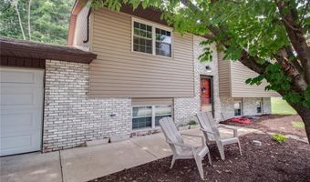 5204 Pin Oak Dr, Alton, IL 62002