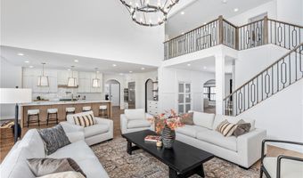 690 Club Dr W, Aurora, OH 44202