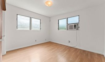 2272 Komo Mai Dr, Pearl City, HI 96782