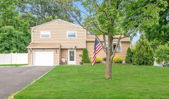 9 Brentwood Ter, Middletown, NJ 07748