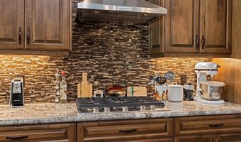 19553 Hidden Glen Rd, Alpine, CA 91901