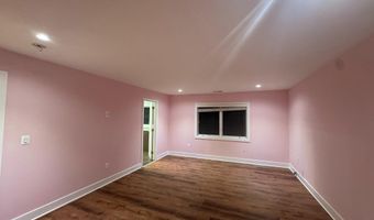 7913 CHARLESTON Ct, Bethesda, MD 20817