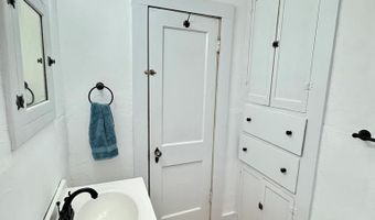905 N 6th St, Alpine, TX 79830