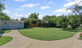 106 Oakwood Dr, Keene, TX 76059