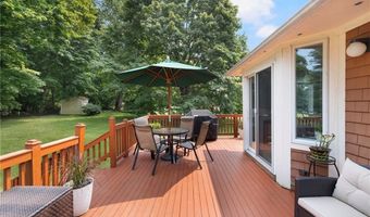 4 Wabasso Ter, Middletown, RI 02842