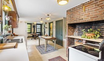 31 Canterbury Rd, Brooklyn, CT 06234
