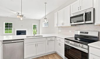 925 Rialto Ln, Ayden, NC 28513