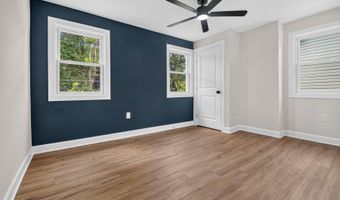 27 GLENWOOD Ave, Baltimore, MD 21228