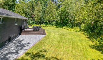 121 Packard Dr, Bangor, ME 04401