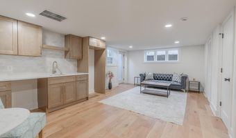 3107 MOSBY St, Alexandria, VA 22305