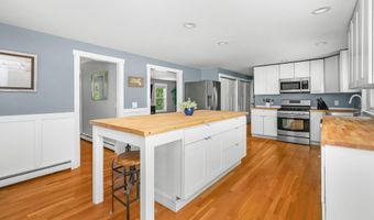 284 Bragg's Ln, Barnstable, MA 02630