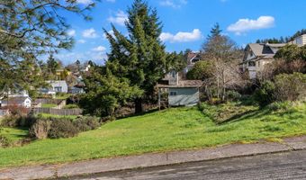 752 33RD St, Astoria, OR 97103