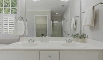 1748 Town Home Dr, Apex, NC 27502