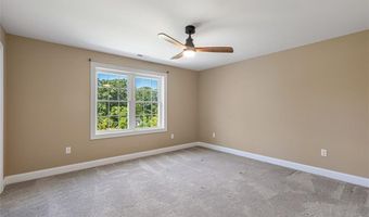 8 Lyn Ct, Cumberland, RI 02864