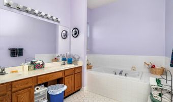 54 Bunker Hill Dr, Allentown, NJ 08501