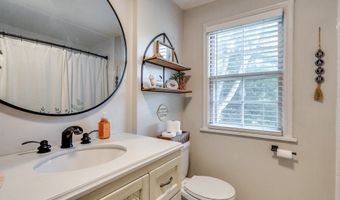 581 Palisades Dr, Akron, OH 44303