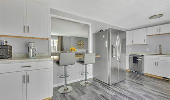 1102 Queens Mill Rd, Aliquippa, PA 15001