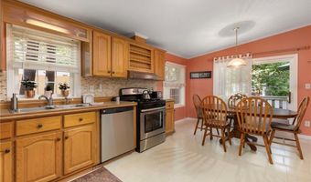 8 King Philip Rd, Coventry, RI 02816