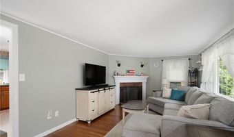 22 Clyde St, Blackstone, MA 01504