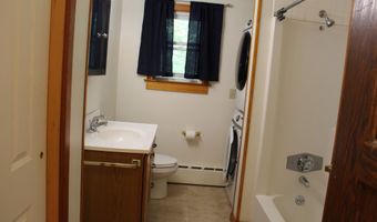126 Chestnut St, Branford, CT 06405