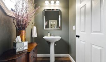 22530 FOREST RUN Dr, Ashburn, VA 20148