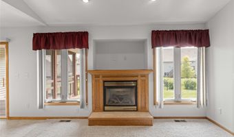 838 Lindsay Ct SW, Altoona, IA 50009