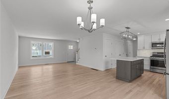 50 Red Maple Ln, Warwick, RI 02886