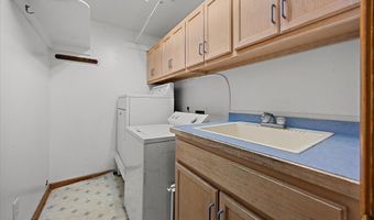 1879 BEACH Ave, Atlantic Beach, FL 32233