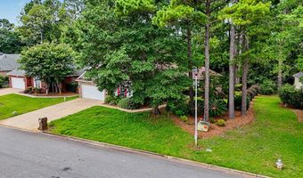 1911 Regalwood Dr, Albany, GA 31721