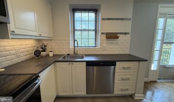 3050 S BUCHANAN St C2, Arlington, VA 22206