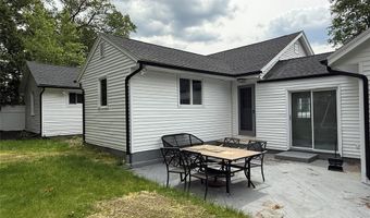 41 Woods Ave, Bergenfield, NJ 07621