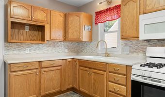 909 11th St NW, Austin, MN 55912