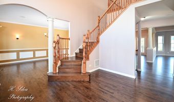 3260 Nottingham Dr, Algonquin, IL 60102